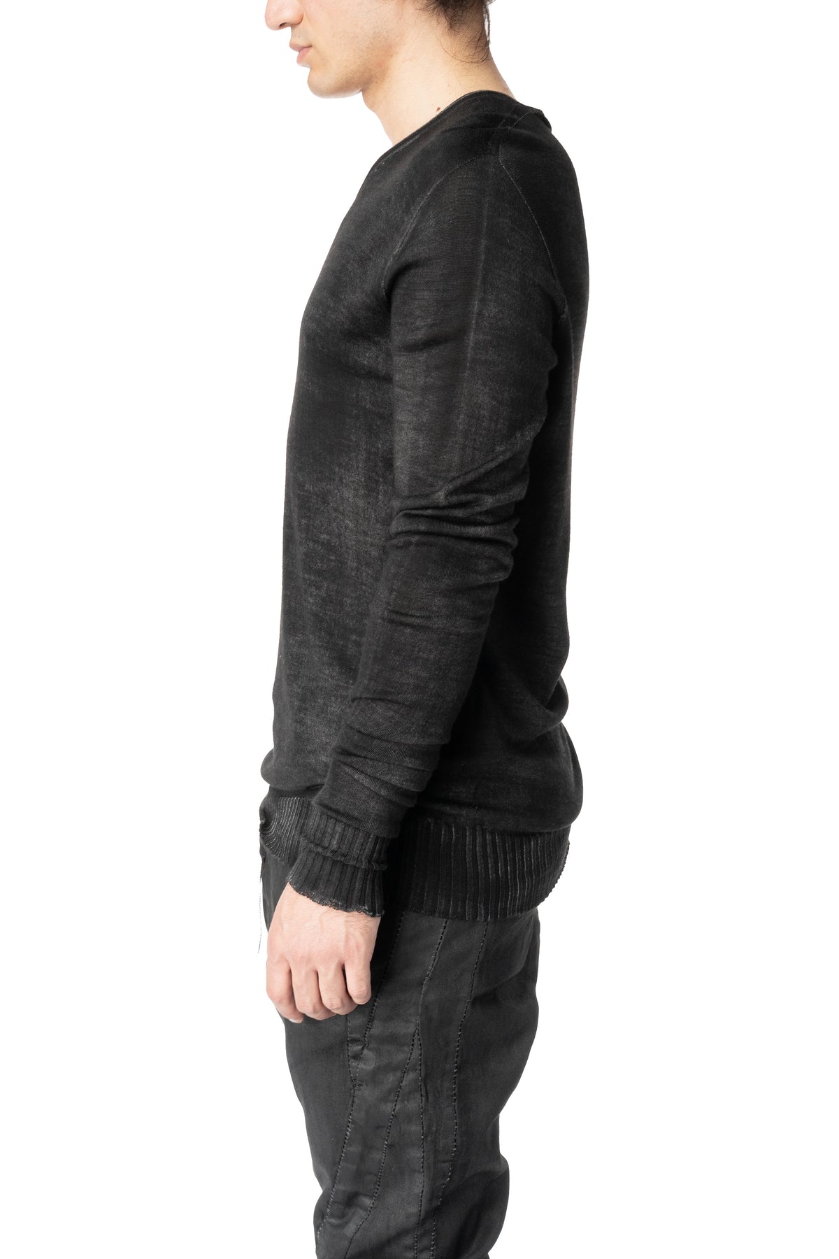 Spray dyed light wool V-neck sweater