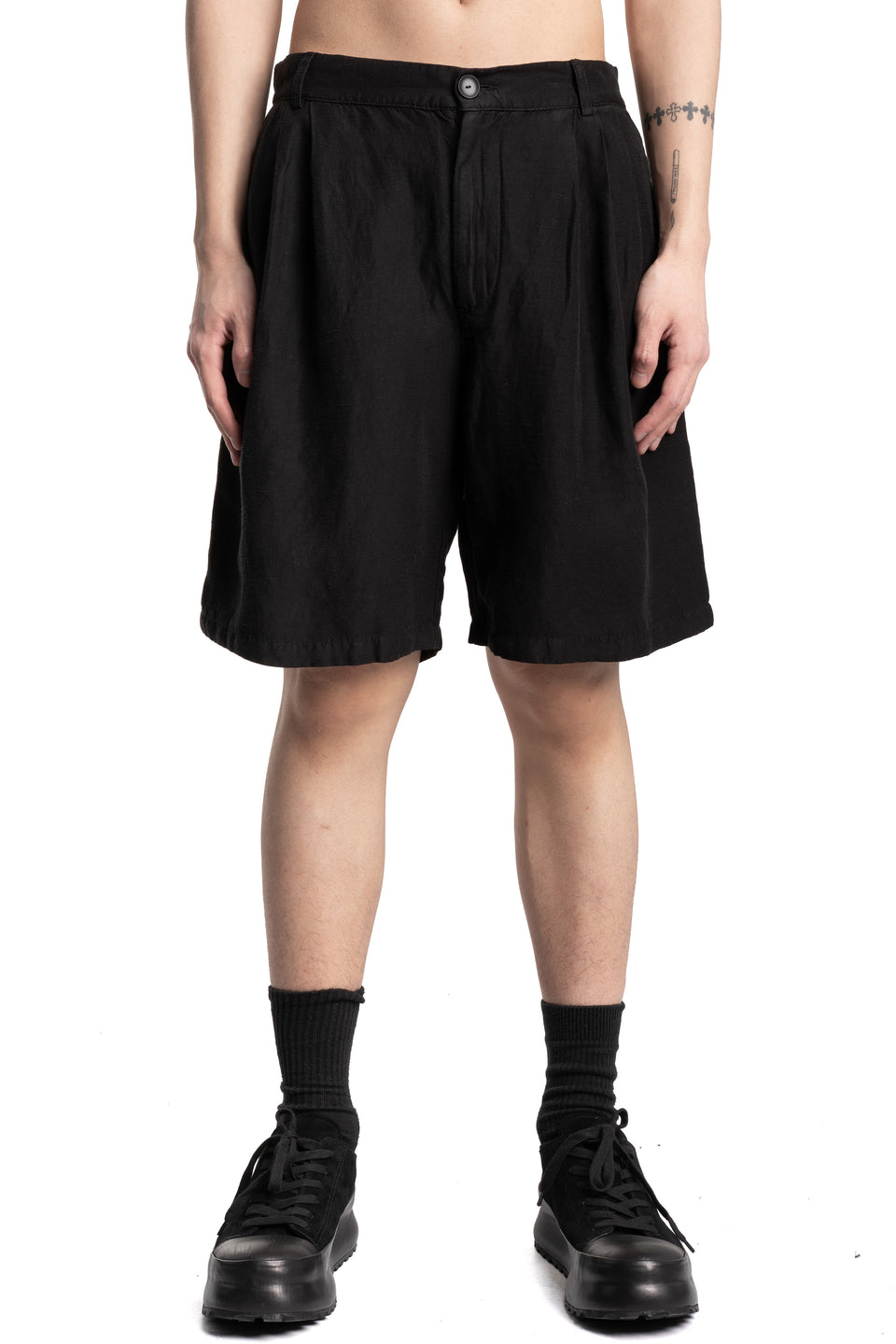 Pleated shorts
