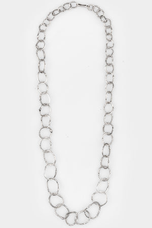 CUMA | Silver link Necklace, shot on table