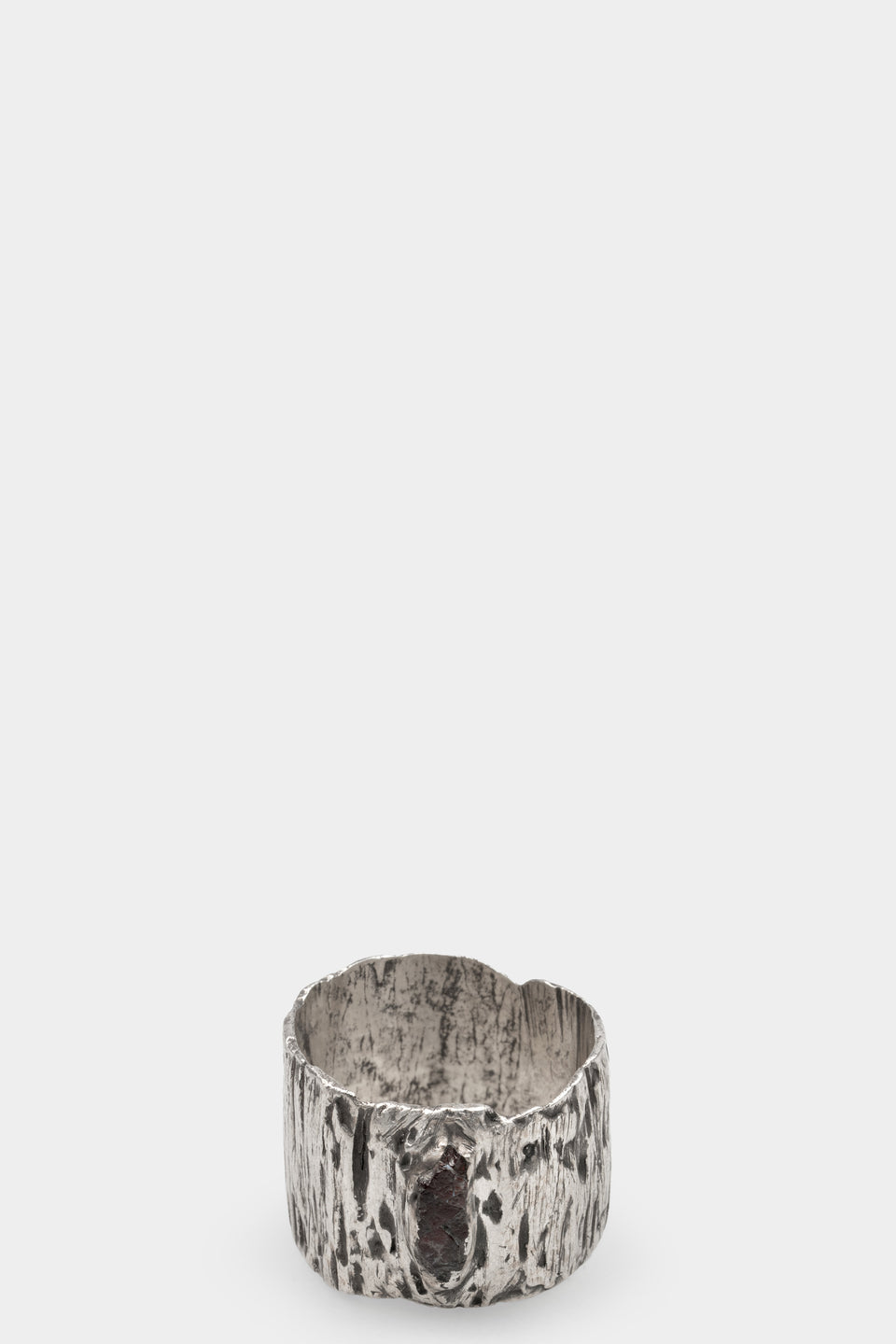 Silver band ring with Garnet