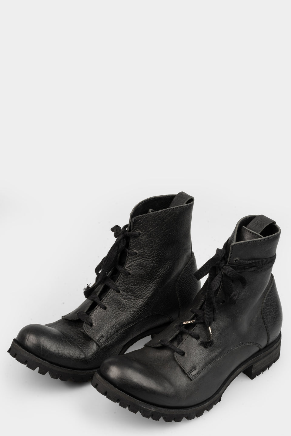 Laced calf leather ankle boots