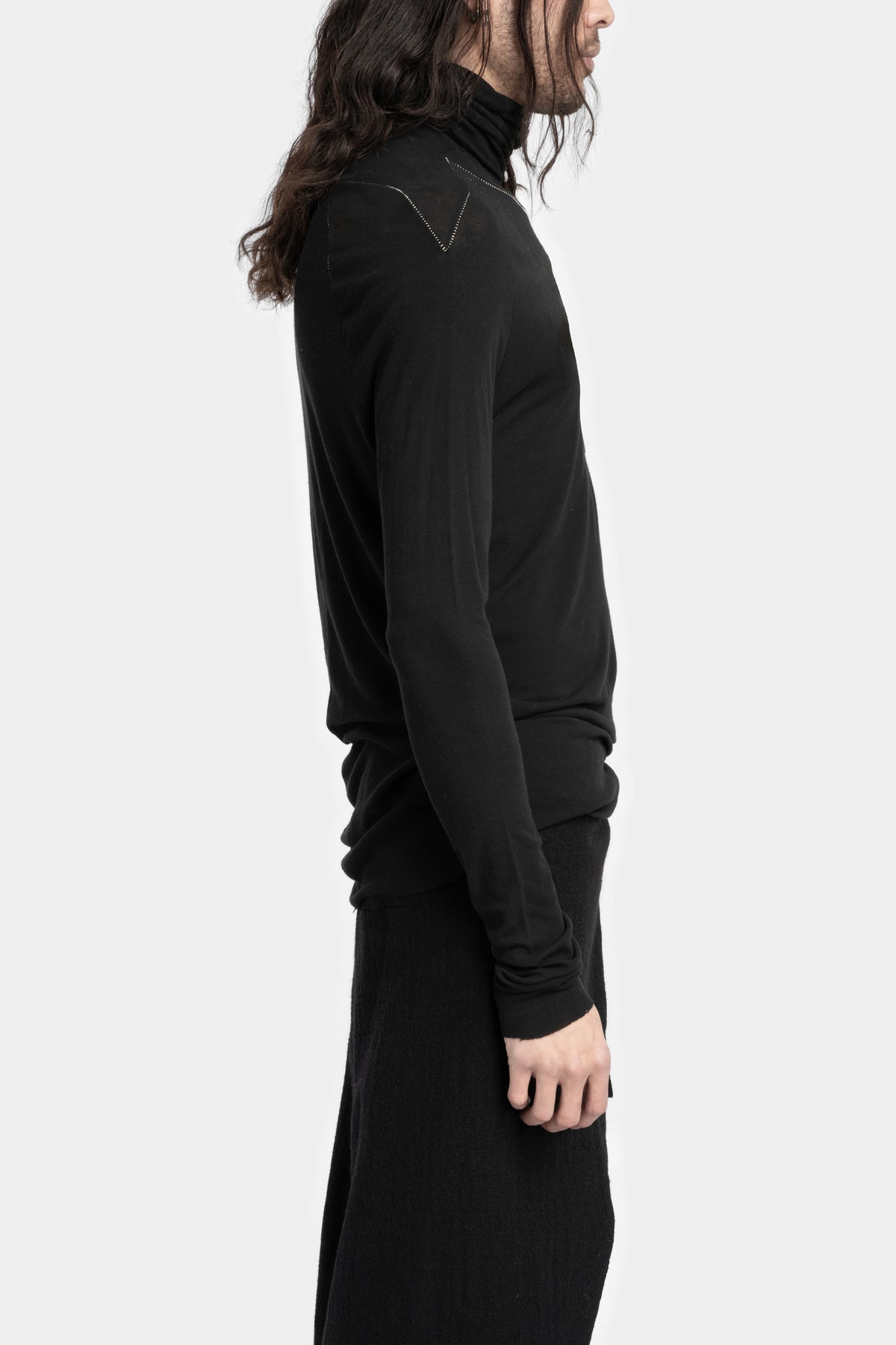 Marc Point | AW24 - Lightweight wool / silk turtleneck ls T-Shirt, Black