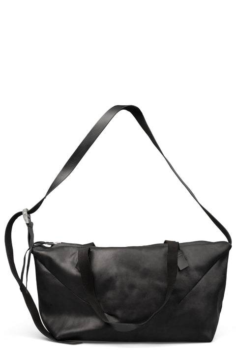 Werkschwarz | Small leather weekender bag, WERK 48F, shot on table