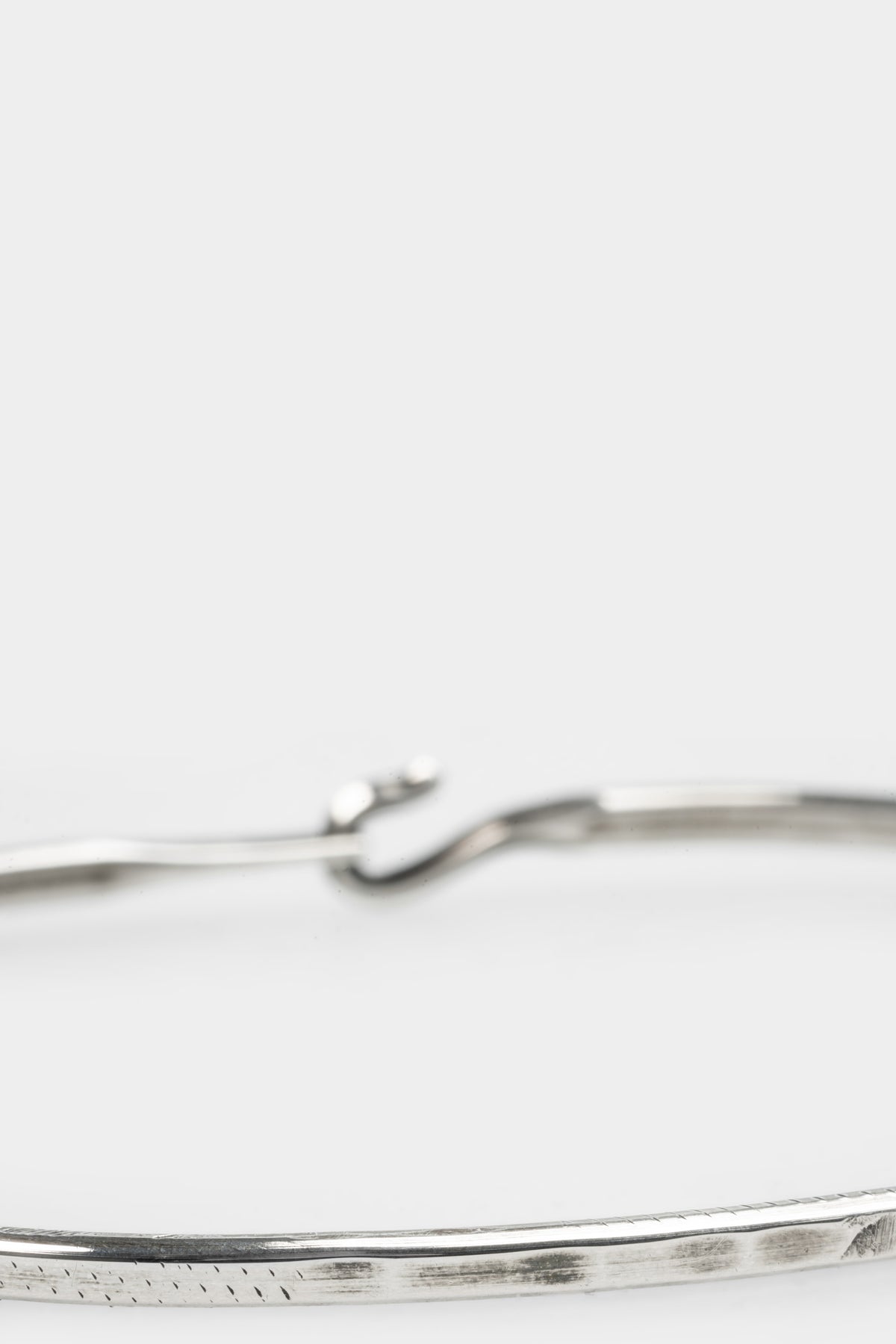 Werkstatt München | M2399 Hook silver bangle