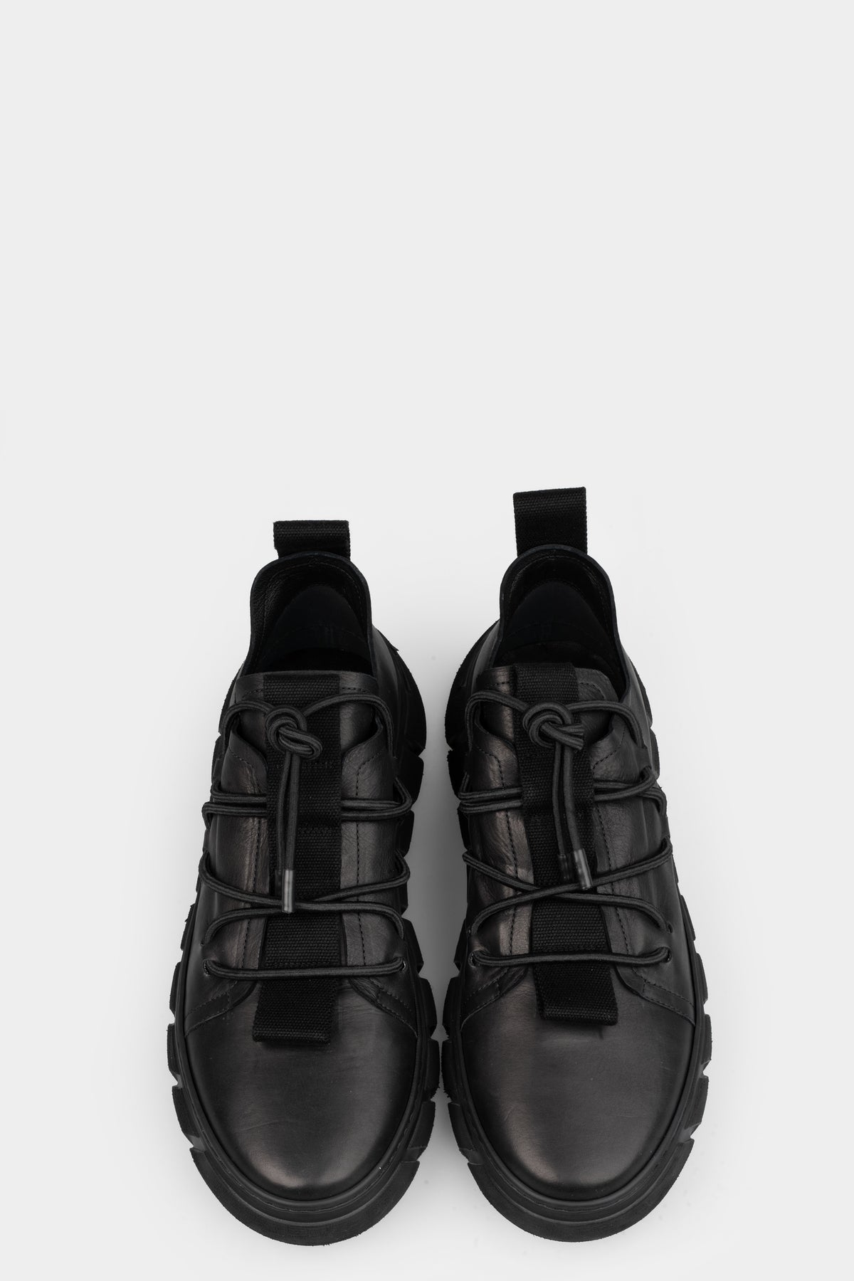 Puro | SS25 Low top laced leather sneakers - POWER HOUR