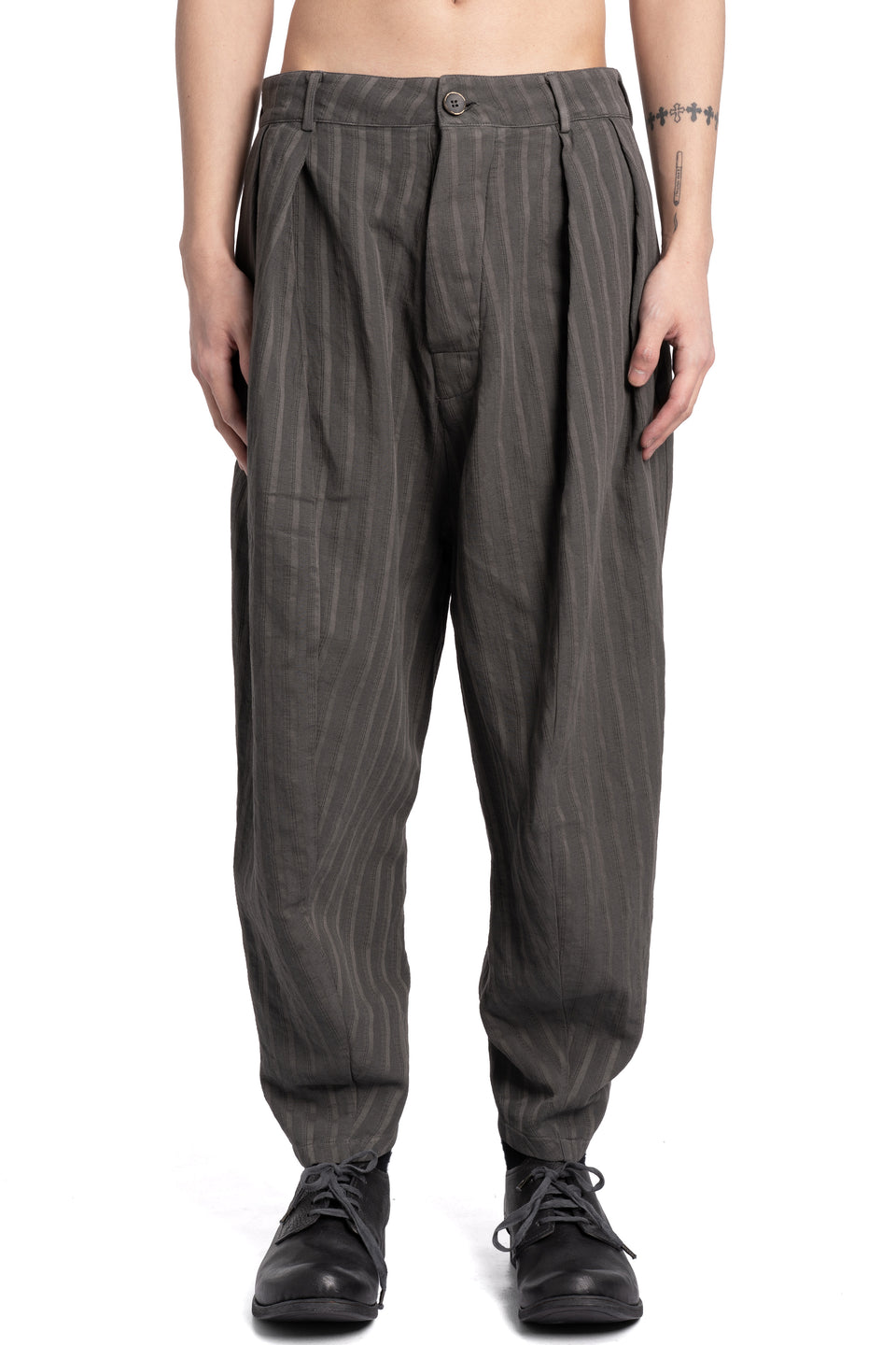 Pleated pants