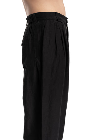 Pleated pants