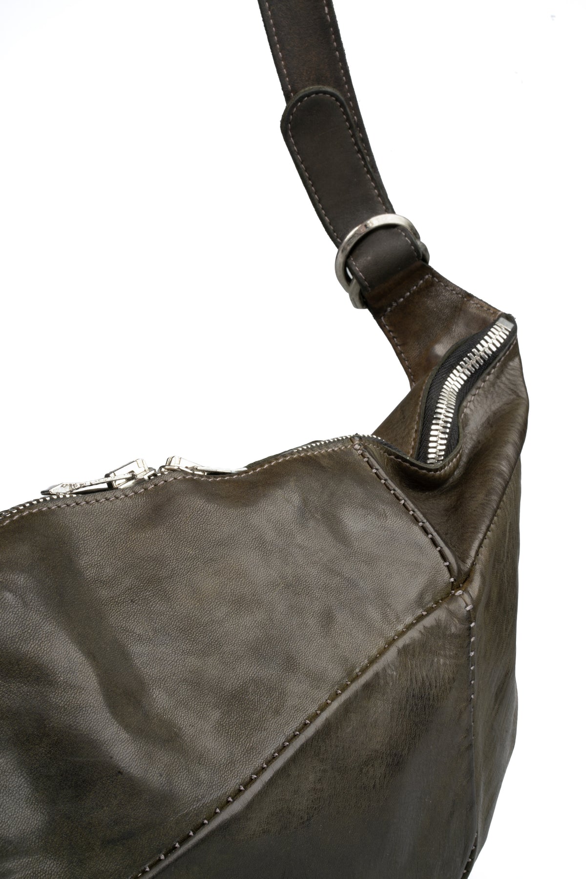 Incarnation | Leather shoulder bag, 11V-9757 Green