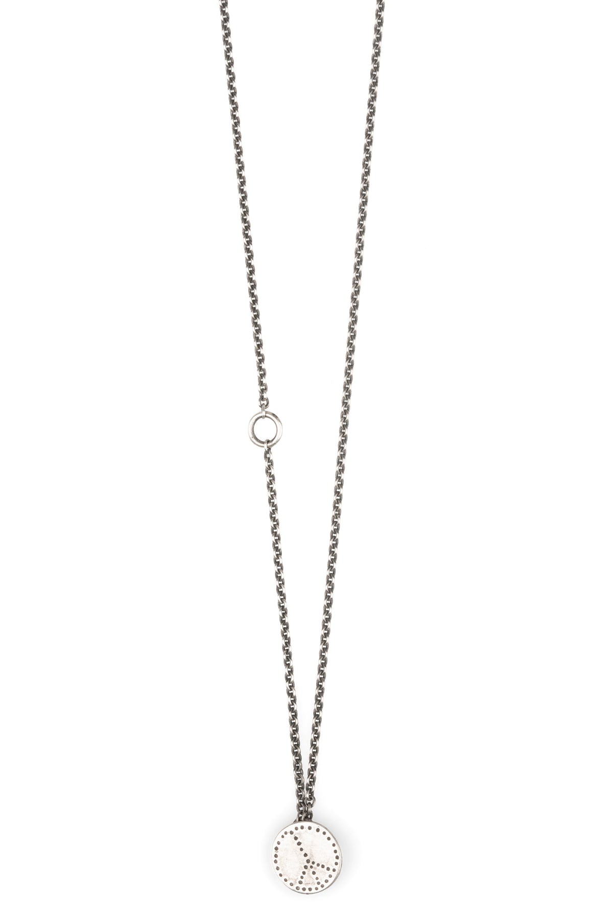 Werkstatt München | Mini peace chain necklace M7580, shot on table