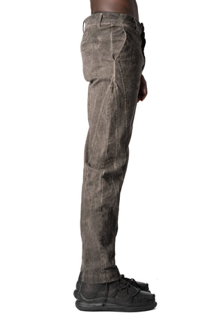 La Haine Inside Us | AW26 - Regular skinny trousers, Mud M1324