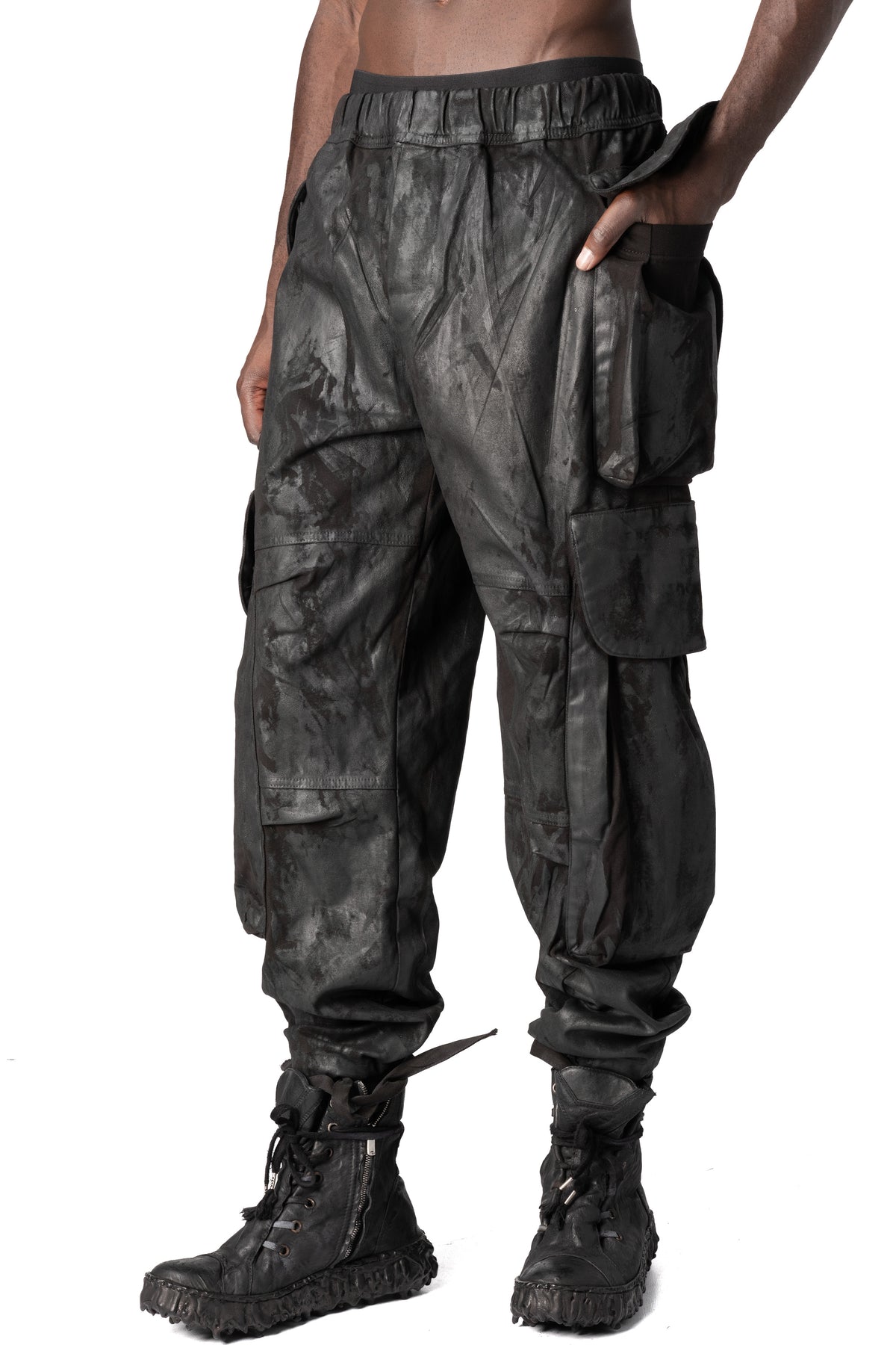 La Haine Inside Us | AW26 - Coated cotton stretch cargo trousers M1309