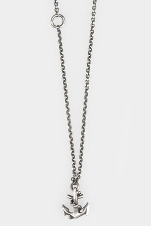 Werkstatt München | Mini skull pendant necklace M7330, shot on table