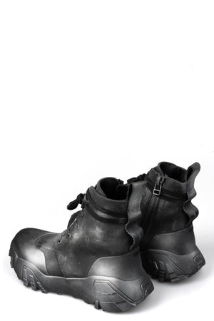 Laced canvas boots