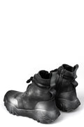 Laced canvas boots