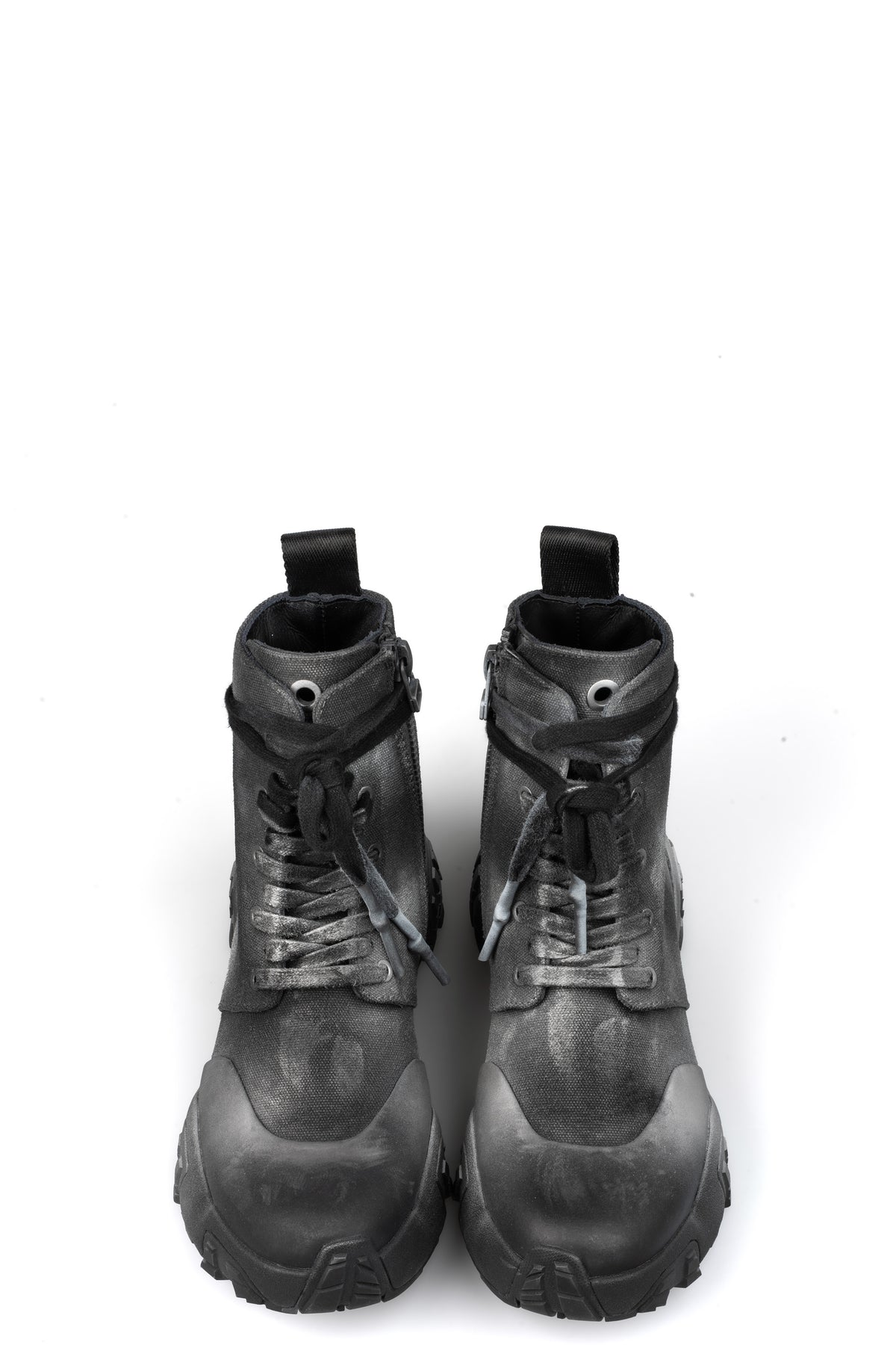 Laced canvas boots