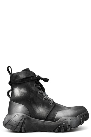GALL | SS26 - Laced canvas boots, Spray, shot on table