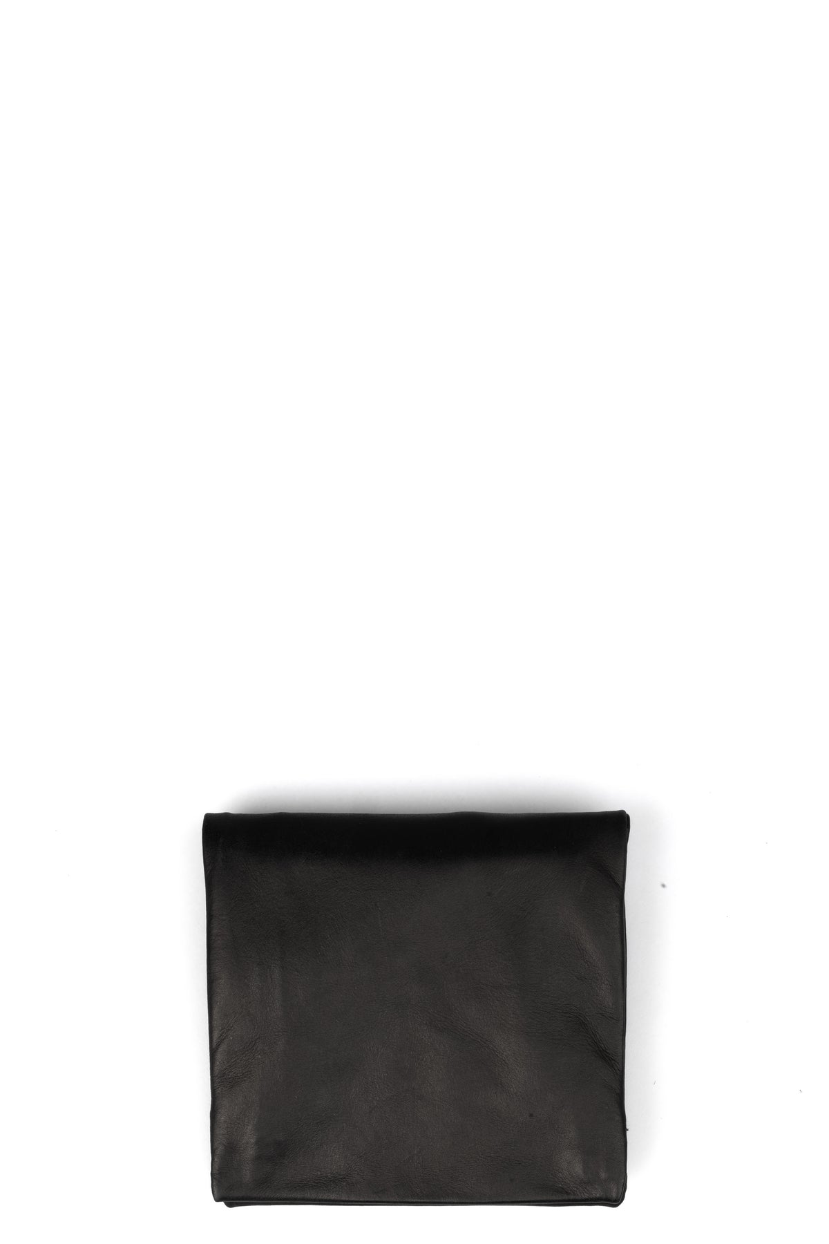 Guidi | Folded leather wallet | B7P, shot on table