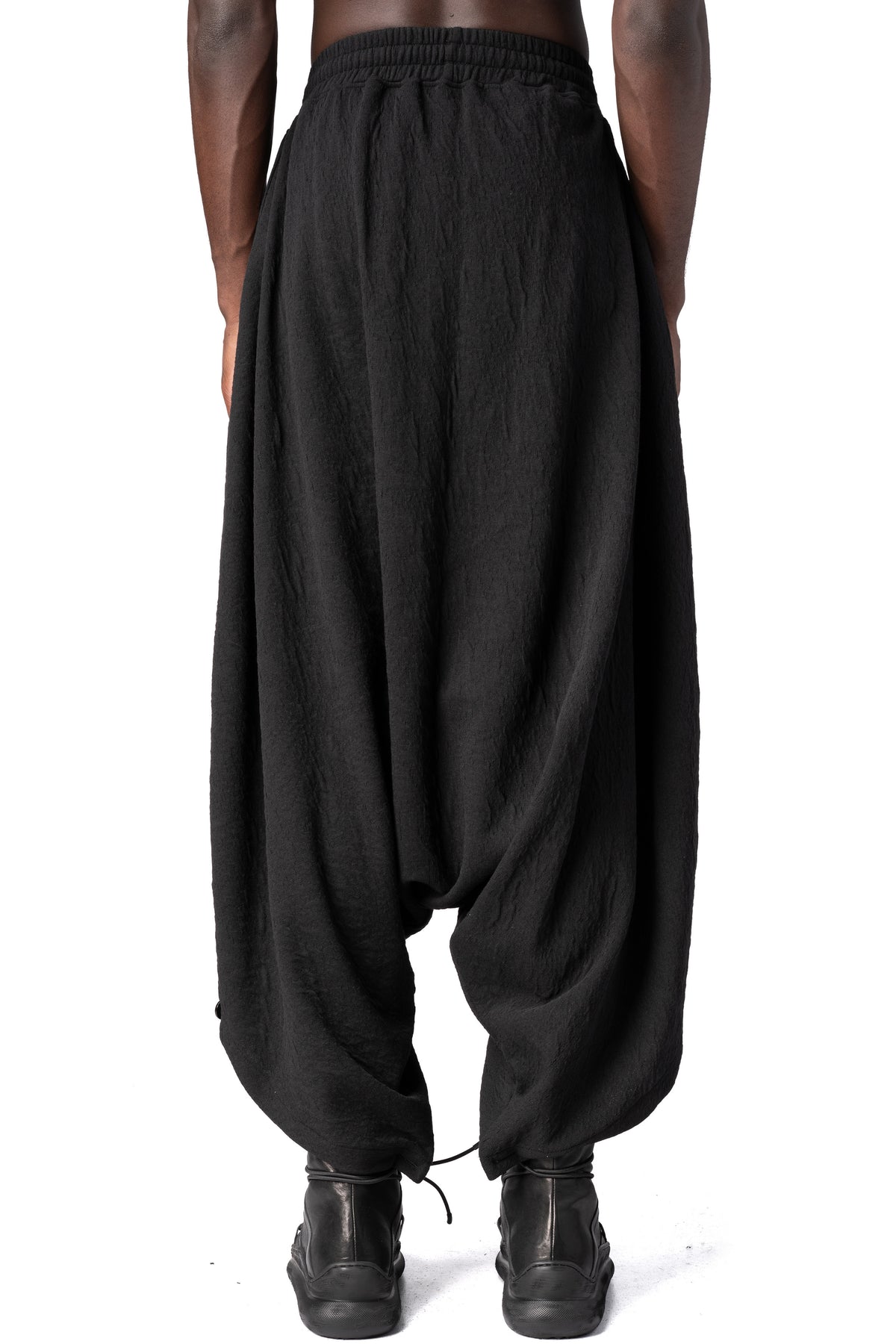 La Haine Inside Us | AW26 - Oversized low-crotch embossed fleece trousers, Black M1337