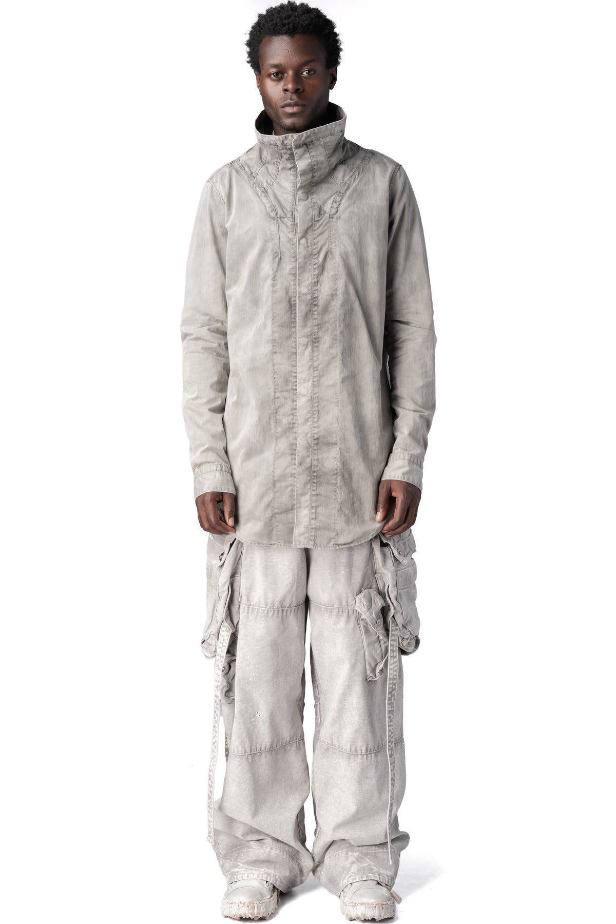 Julius_7 | AW26 - High collar twill shirt, Smog 957SHM1
