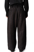 Pleated wide-leg pinstripe trousers