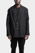 Overlapping button jacket