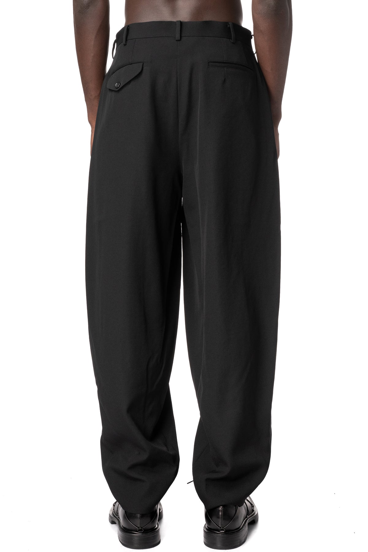 Double pleated tapered wool pants