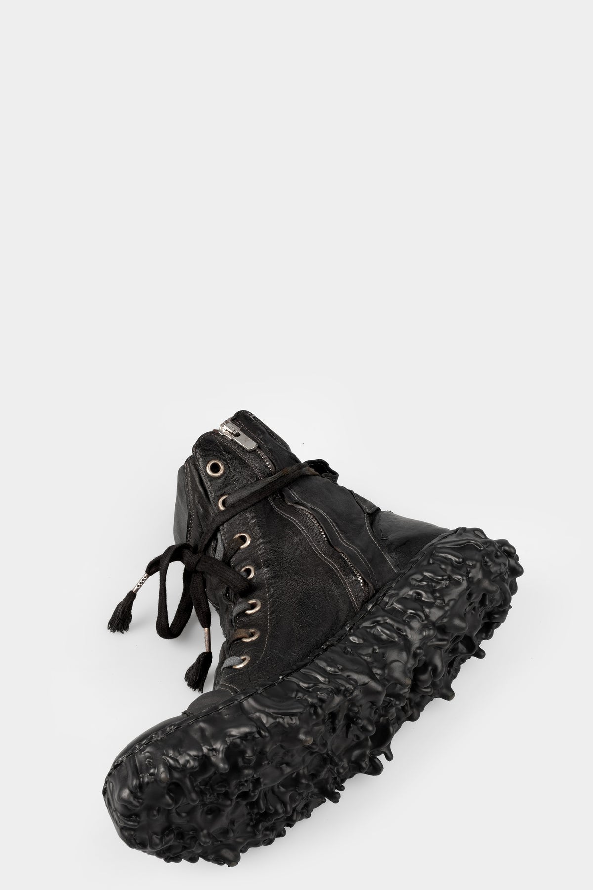 Culture Of Brave | High top drip sole laced sneakers, Black MELM1W MELT CLASH WRAP