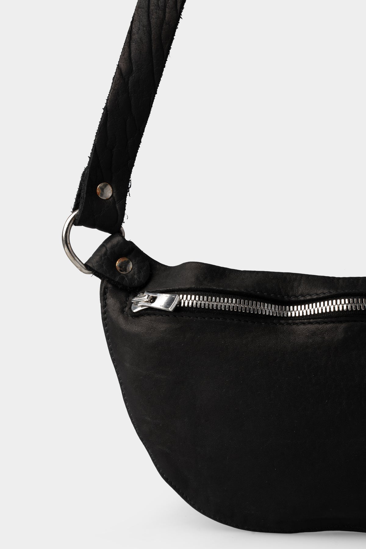 Guidi | SS25 - Small leather belt bag | Q100