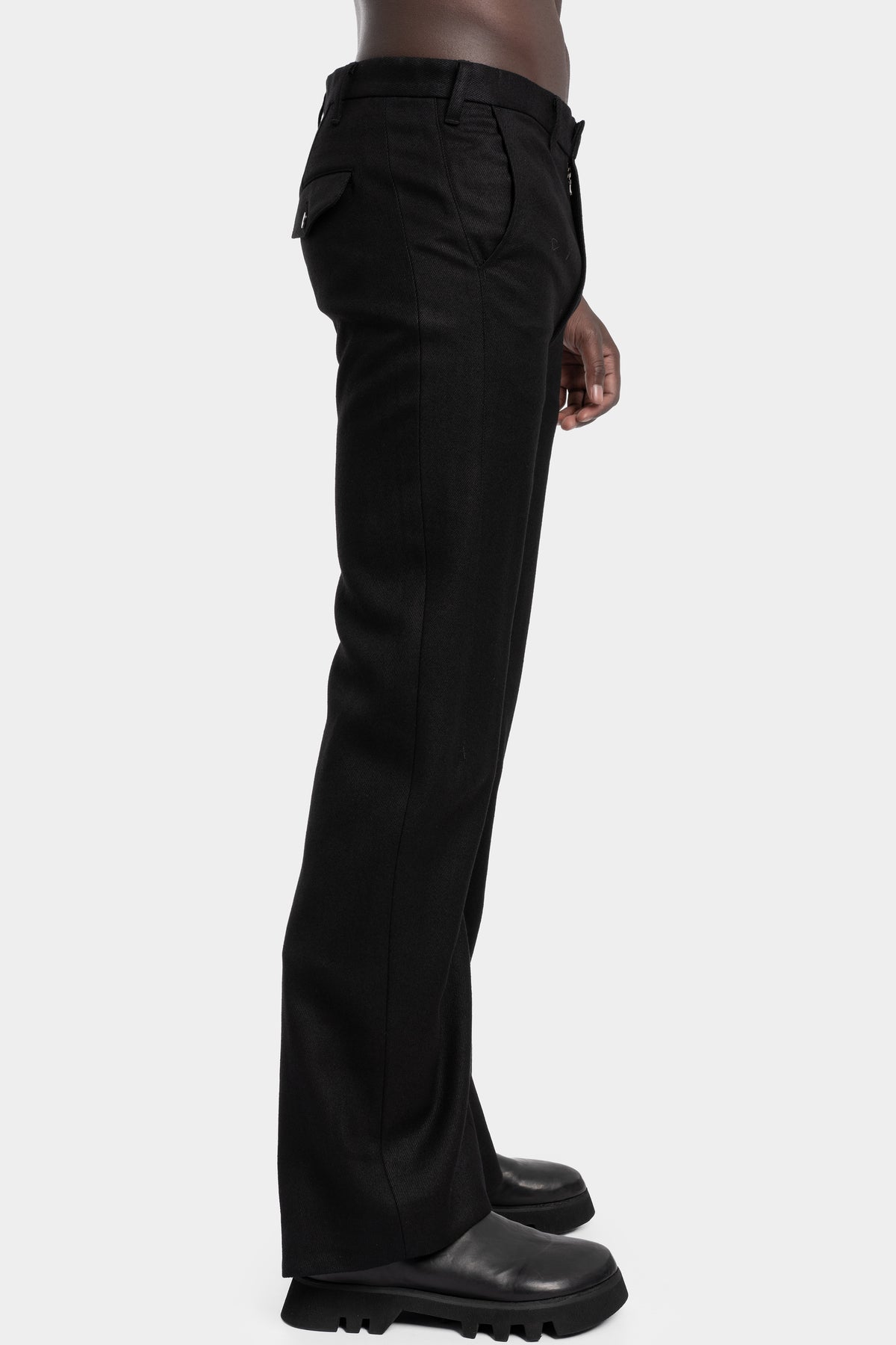 Julius_7 | AW25 - Flared suit pants, 917PAM9