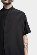 JOE CHIA | SS24 - Arc mandarin collar short sleeve shirt