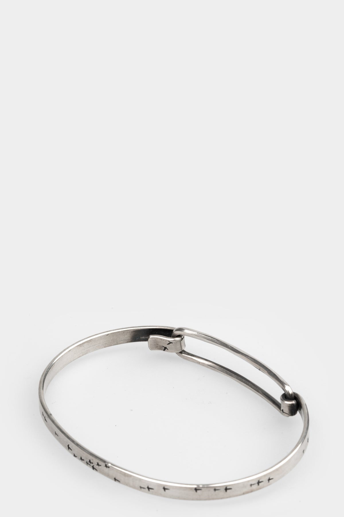 Werkstatt München | Bird flight silver band bracelet M2216