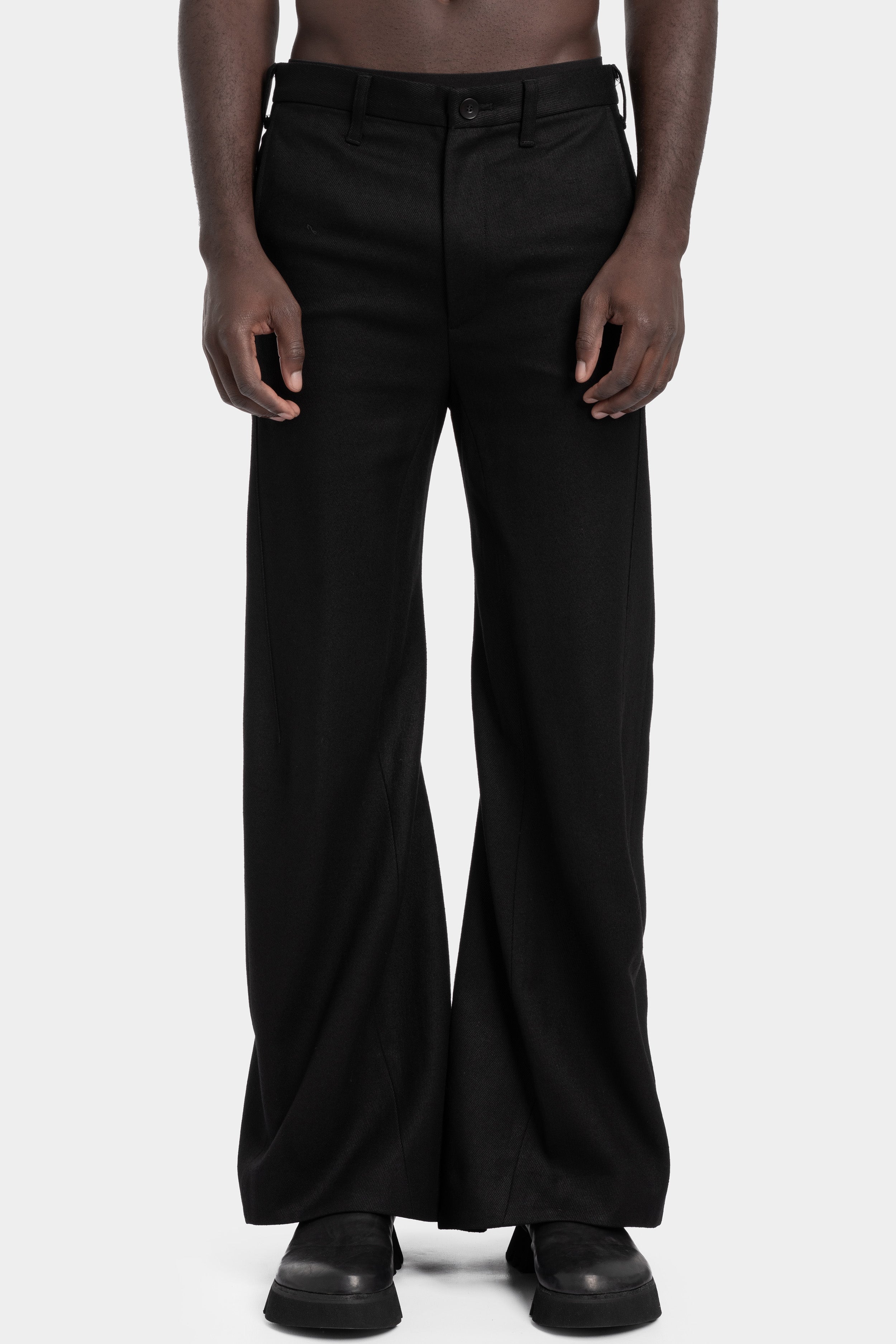 Julius_7 | AW25 - Flared suit pants, 917PAM9 – ORIMONO.eu