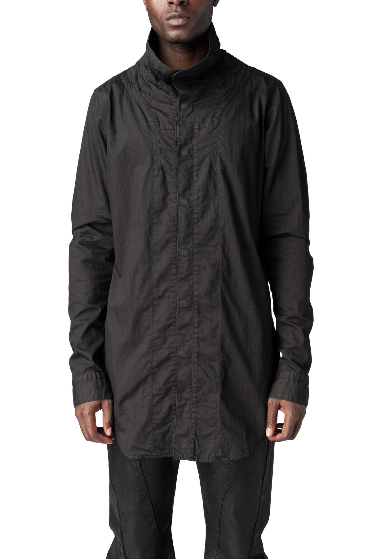 Julius_7 | AW26 - High collar twill shirt, Black 957SHM1