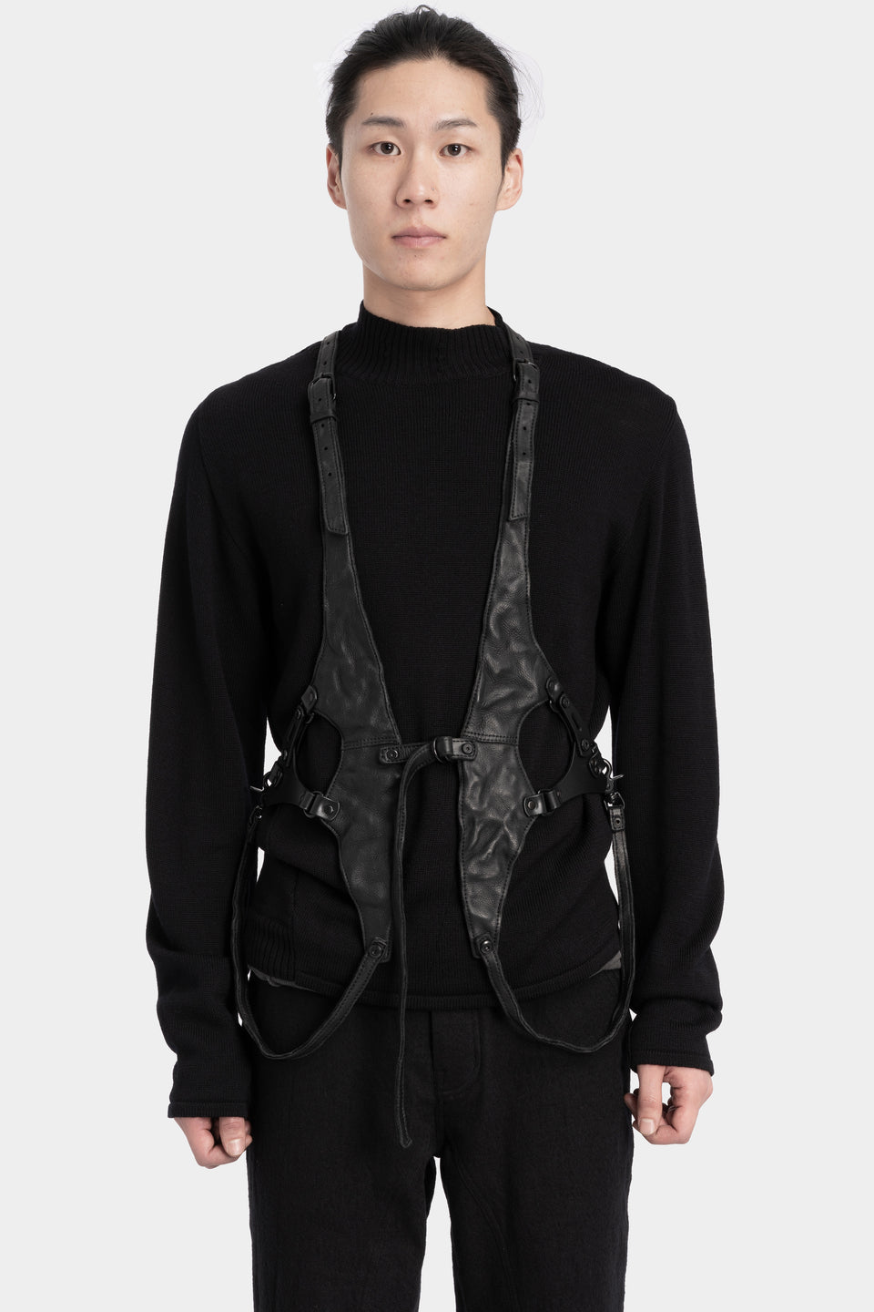 Crinkled leather harness