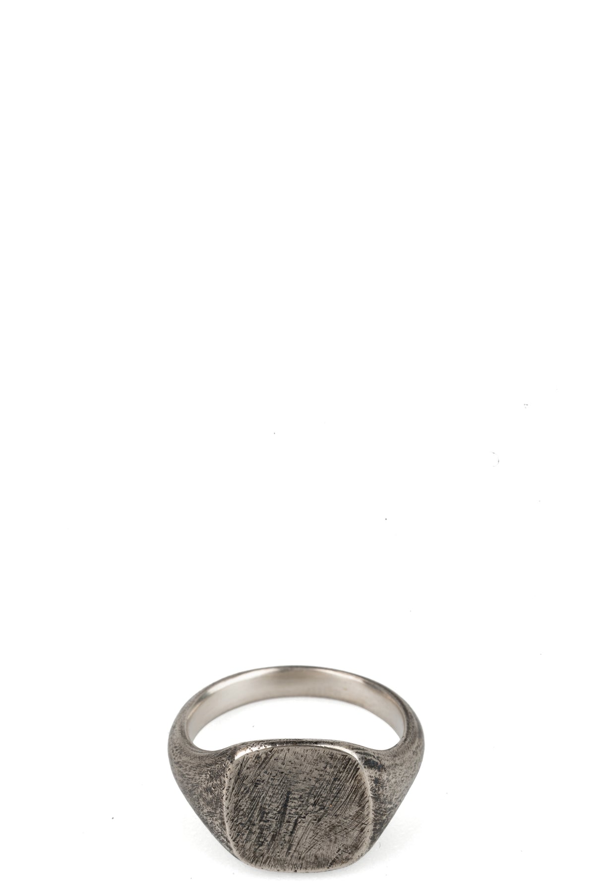 Werkstatt München | Scratched signet ring - M1136