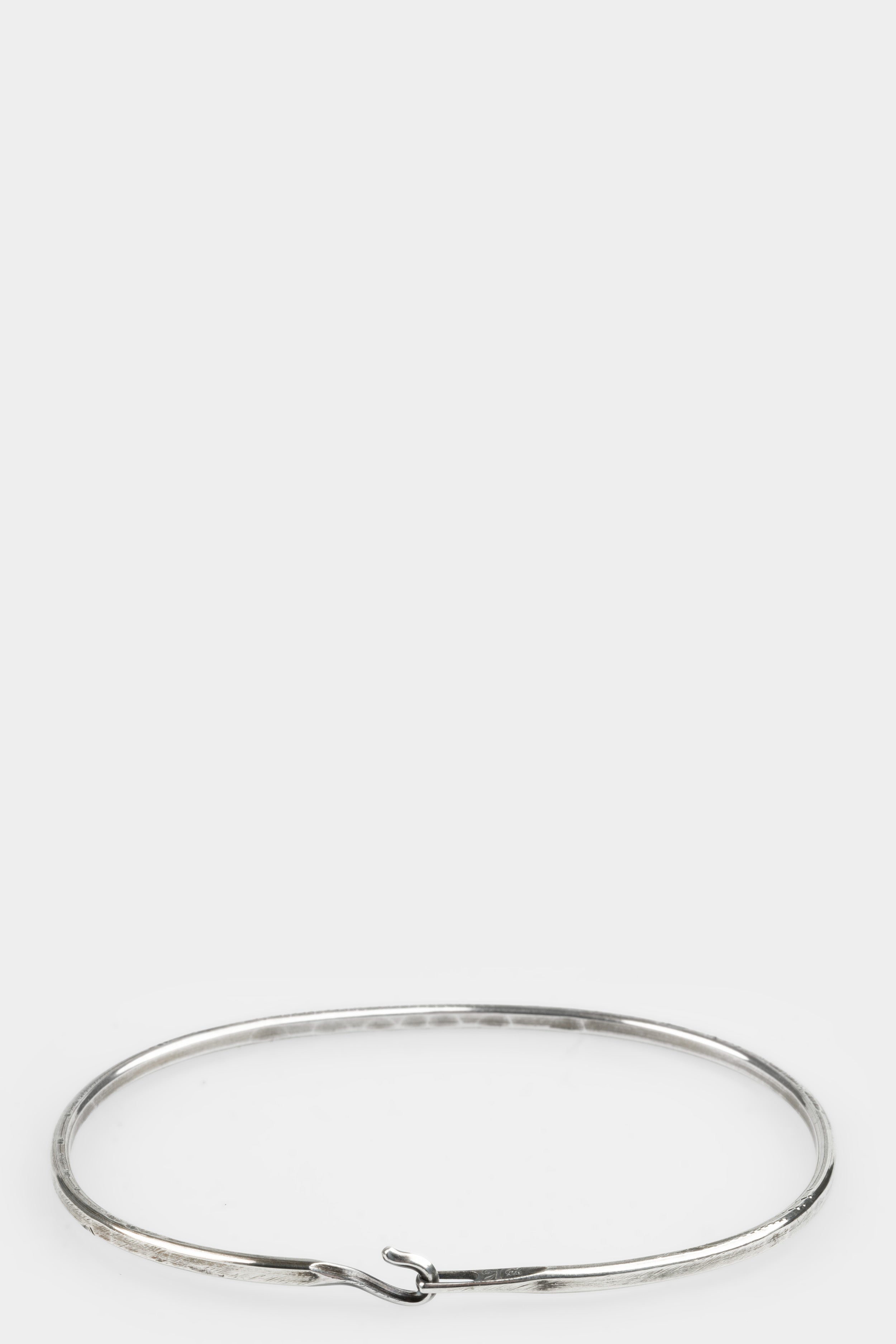 Werkstatt München | Hook silver bangle M2399 – ORIMONO.eu